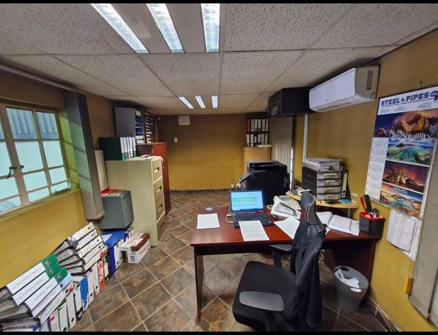 230M² INDUSTRIAL YARD TO LET IN QUEENSMEAD INDUSTRIA